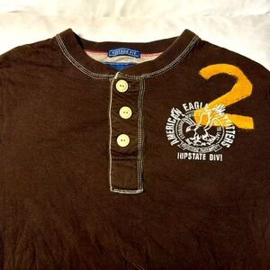 Men’s Brown American Eagle Vintage Fit Shirt. Size Medium.